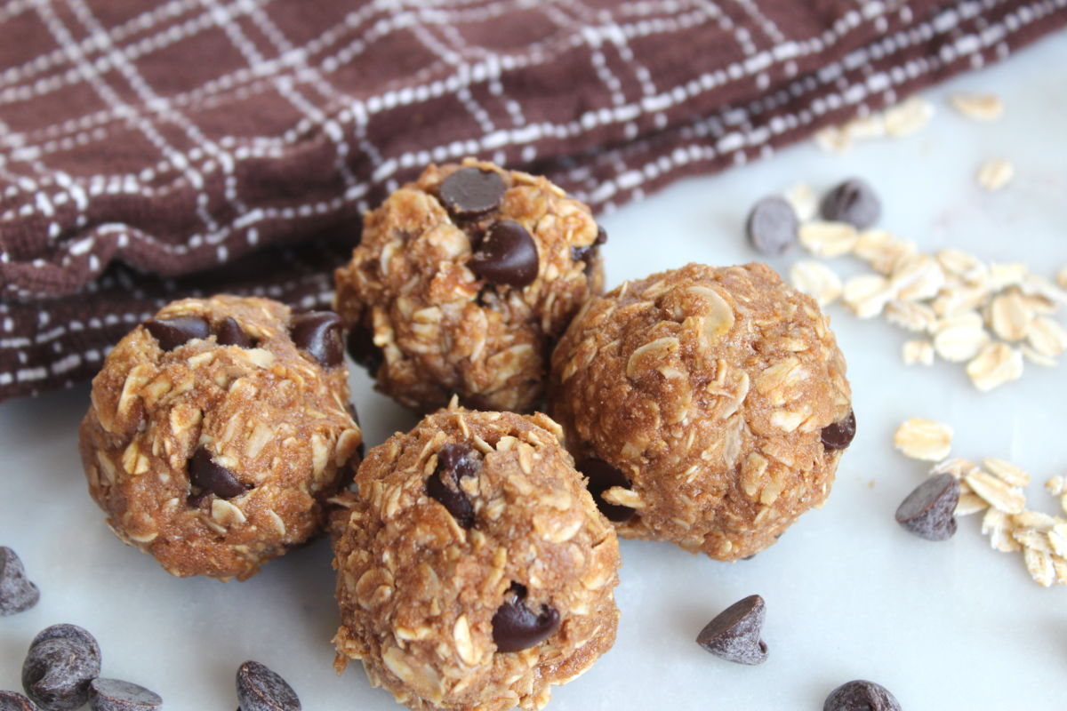 Chocolate Peanut Butter Energy Balls