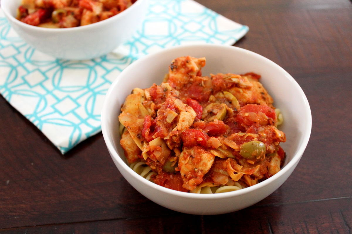 Mediterranean Chicken with Artichokes and Peppers