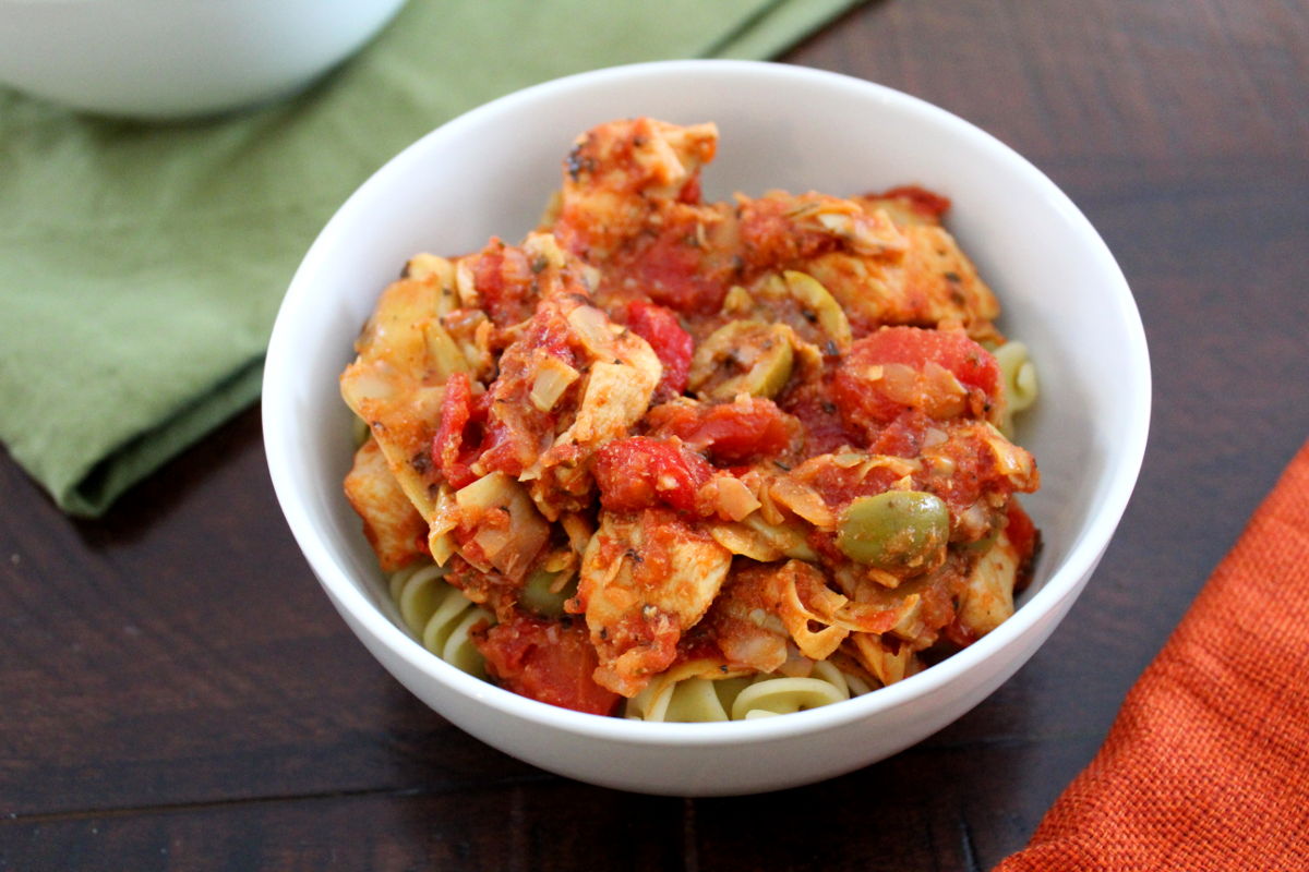 Mediterranean Chicken with Artichokes and Peppers